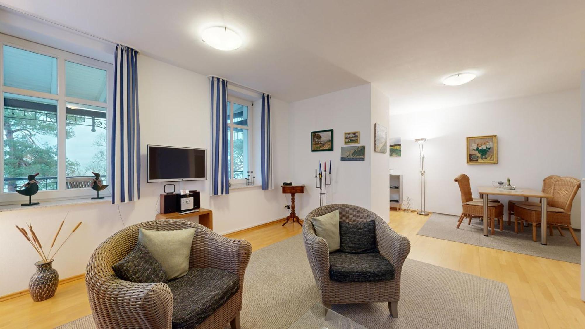 Strandblick In Binz, Fewos Direkt Am Mit Balkon Und Teilweise Mit Meerblick Apartment