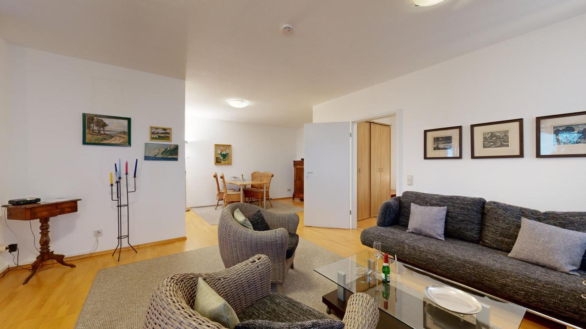 Strandblick In Binz, Fewos Direkt Am Mit Balkon Und Teilweise Mit Meerblick Apartment *