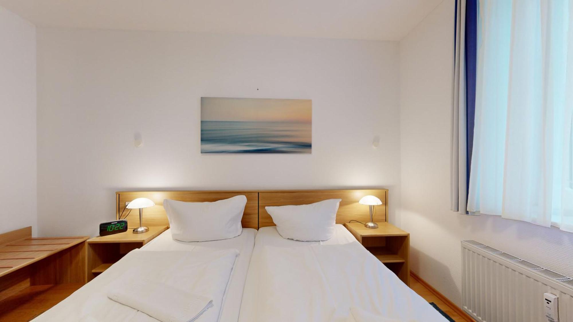 Strandblick In Binz, Fewos Direkt Am Mit Balkon Und Teilweise Mit Meerblick Apartment Binz