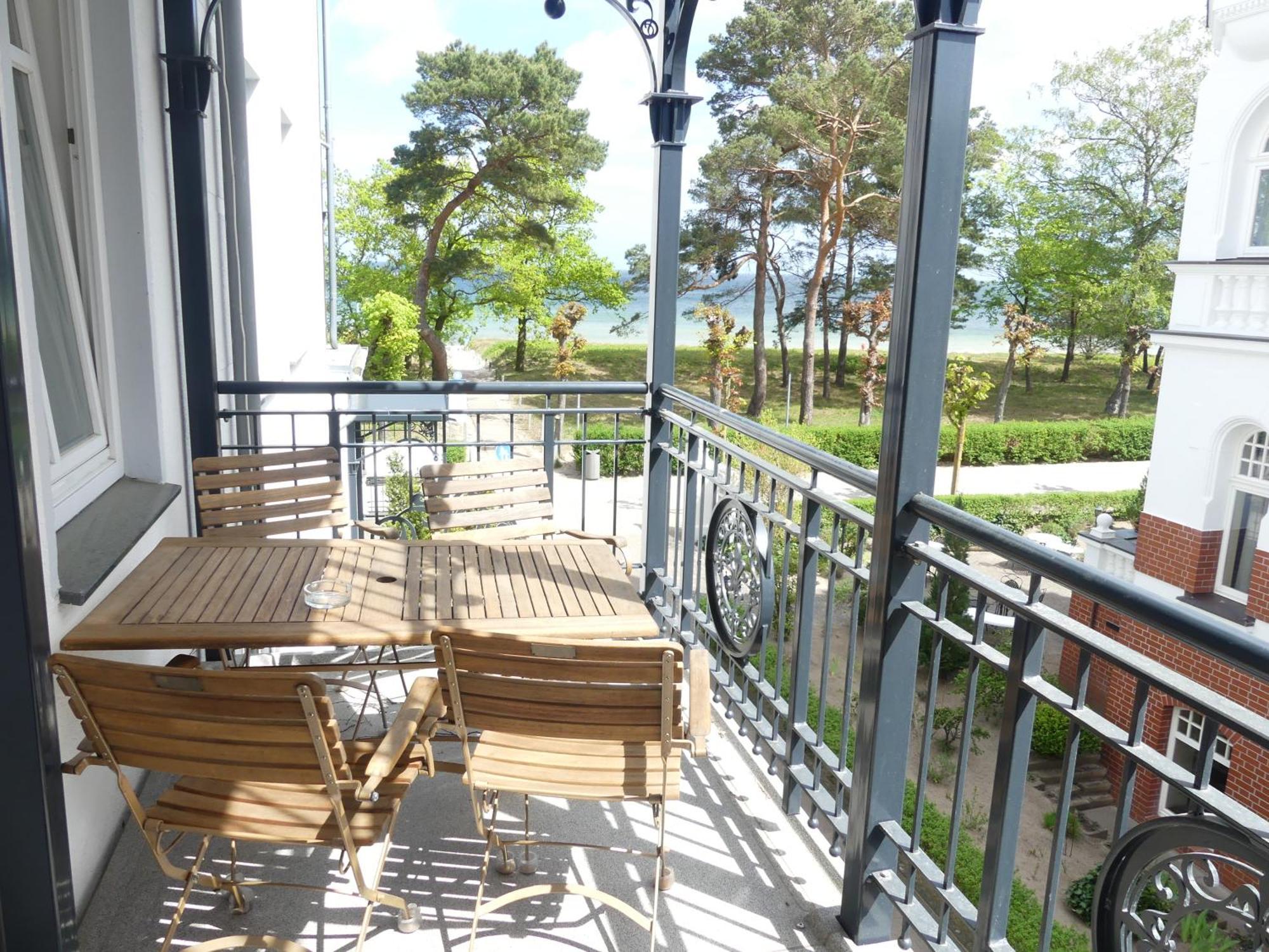 Strandblick In Binz, Fewos Direkt Am Mit Balkon Und Teilweise Mit Meerblick * Binz