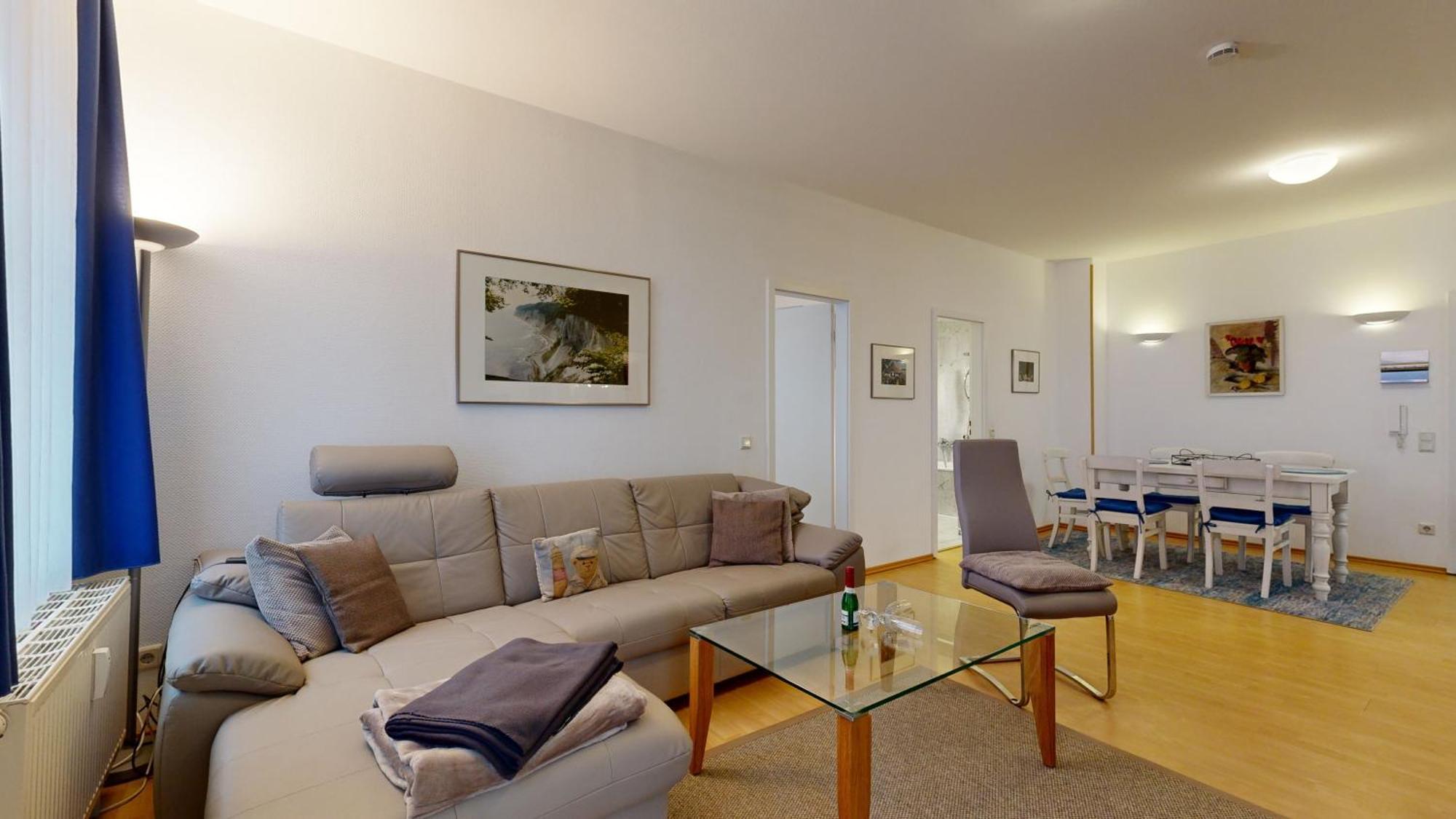 Strandblick In Binz, Fewos Direkt Am Mit Balkon Und Teilweise Mit Meerblick Apartment Binz