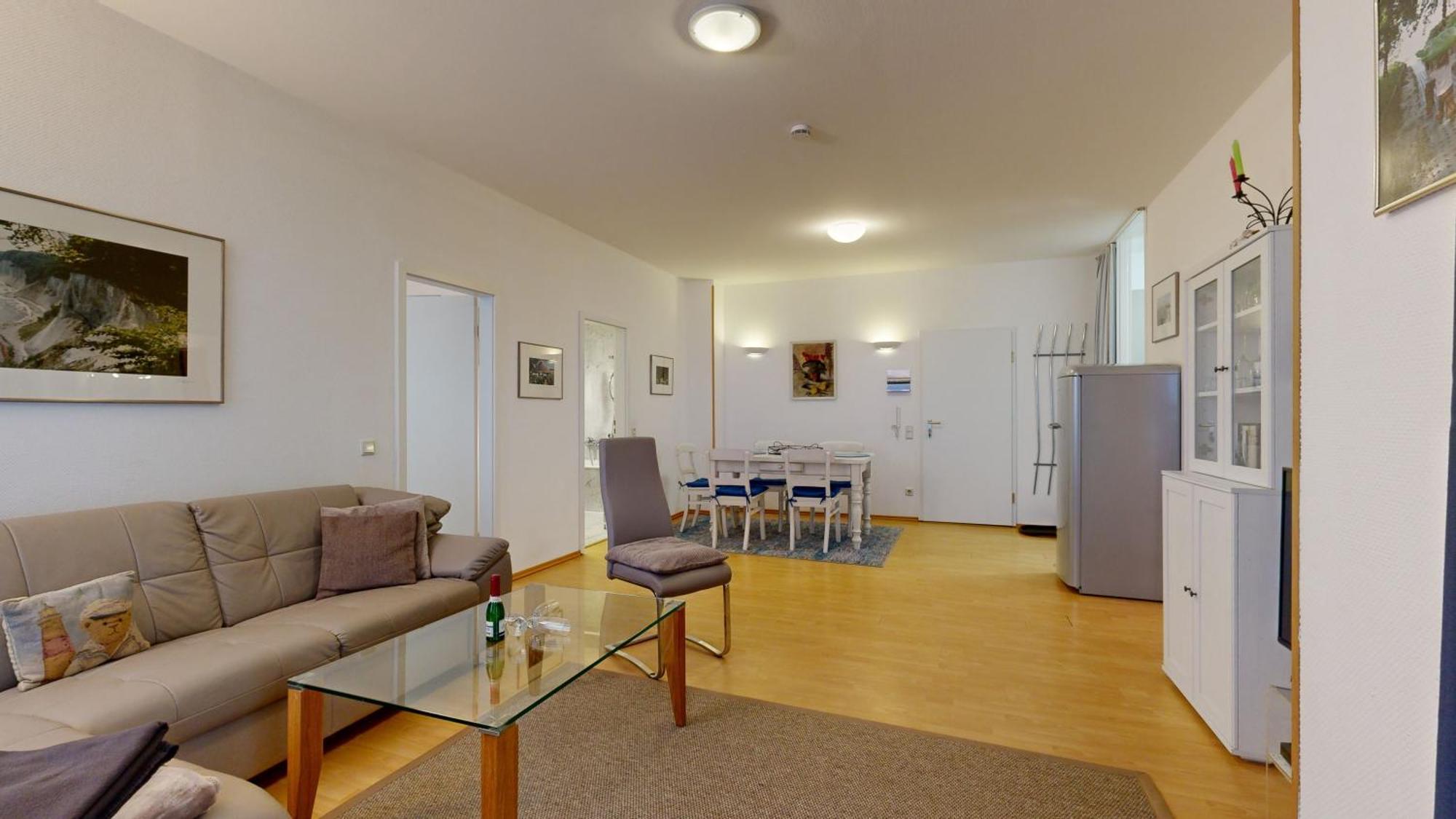 Strandblick In Binz, Fewos Direkt Am Mit Balkon Und Teilweise Mit Meerblick Apartment *