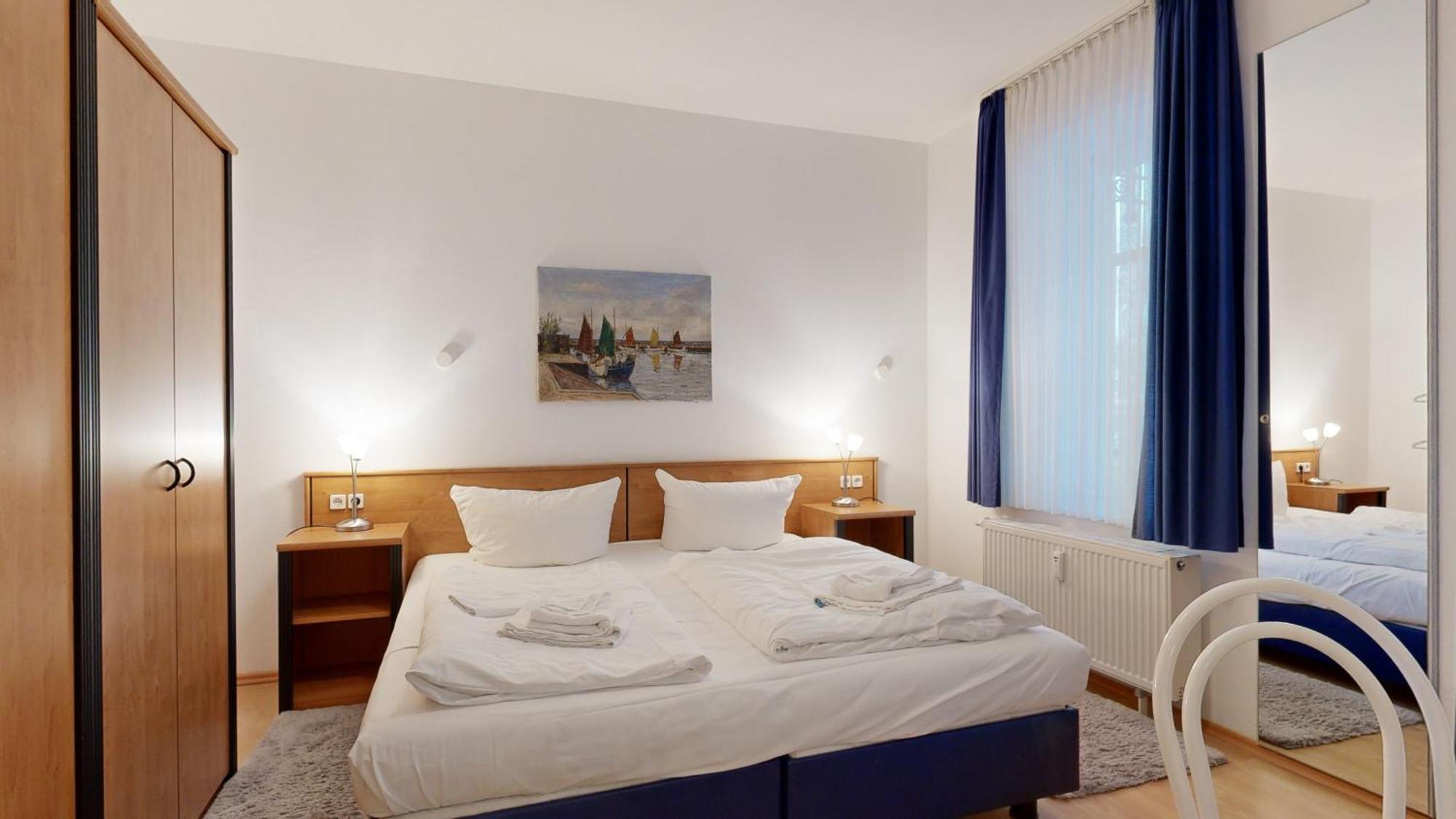 Strandblick In Binz, Fewos Direkt Am Mit Balkon Und Teilweise Mit Meerblick Apartment *