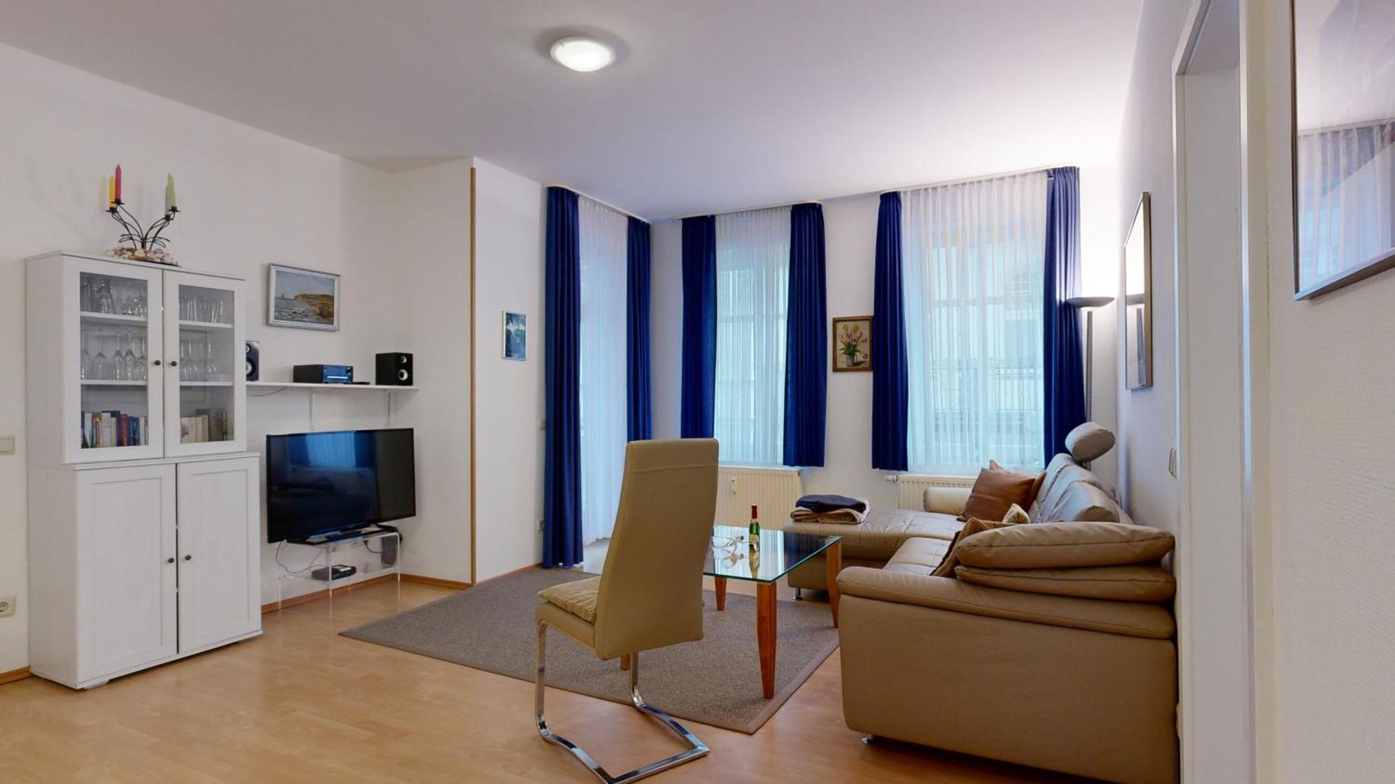 Strandblick In Binz, Fewos Direkt Am Mit Balkon Und Teilweise Mit Meerblick Apartment