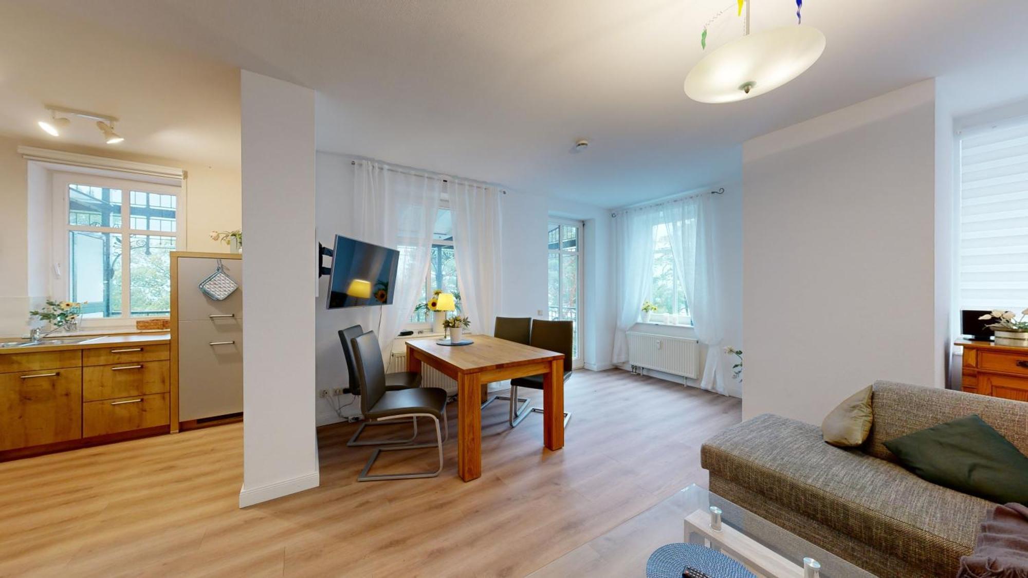 Strandblick In Binz, Fewos Direkt Am Mit Balkon Und Teilweise Mit Meerblick * Binz